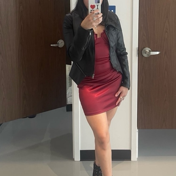 black GUESS cropped jacket - Picture 2 of 8